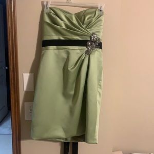 Beautiful green party dress. Worn once, perfect condition!